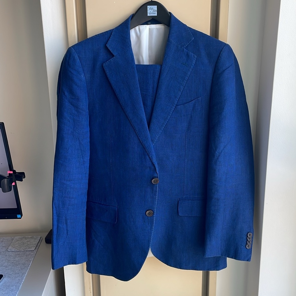Suitsupply Pure Linen Italian suit. Blue